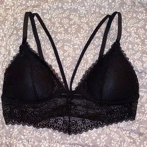 Black sexy laced bralette